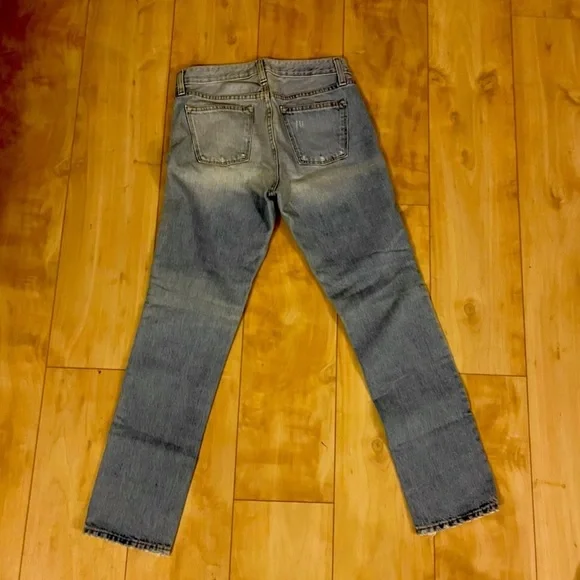 ⭐️J. Crew ⭐️RUN BIG👖Broken In Boyfriend Jeans👖Like NEW!! - Picture 7 of 13
